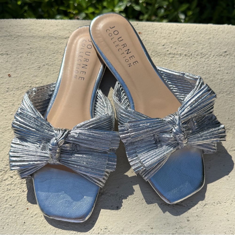 NWOT Journee Collection "Serlina" metallic slide mules  - size 7